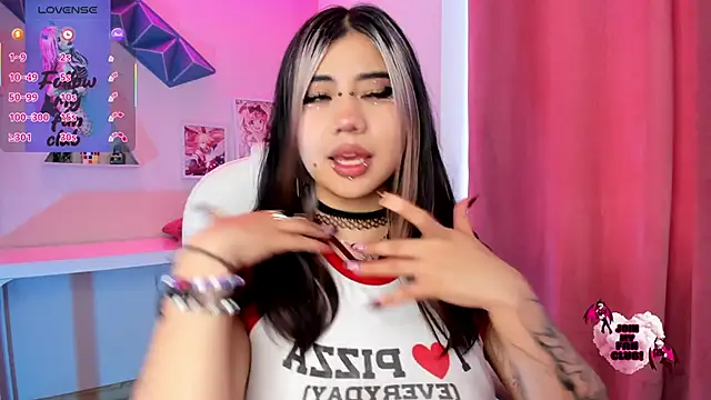 pinkk deemon online show from January 7, 2026, 2:22 pm