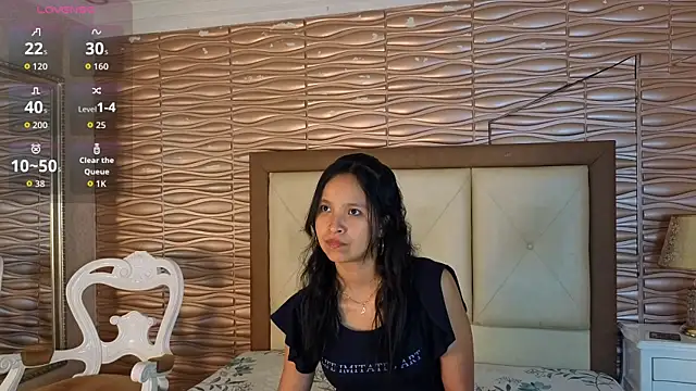 Miladiosa online show from June 22, 2026, 12:13 pm