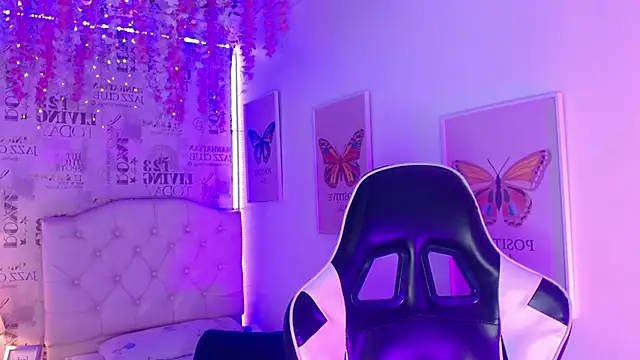 novaross online show from November 26, 2025, 9:37 pm