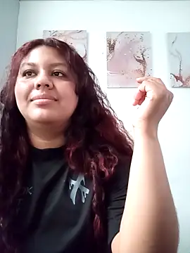 CloeStron online show from November 5, 2025, 3:48 pm