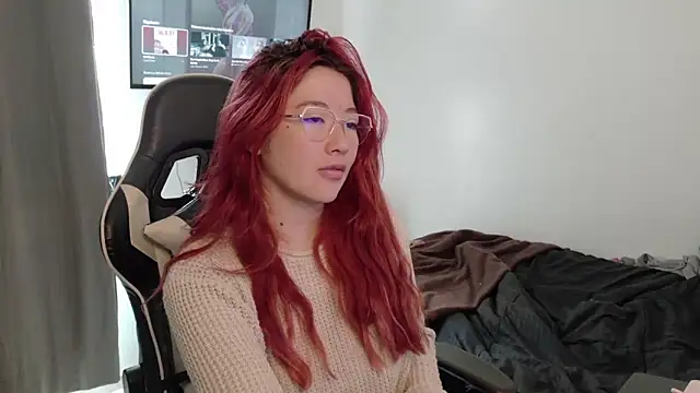 lunnaa  online show from September 9, 2025, 4:38 pm