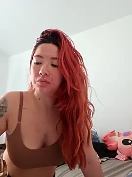 lunnaa  online show from September 10, 2025, 5:23 pm