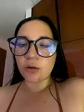 sara roy04  online show from September 19, 2025, 3:21 am