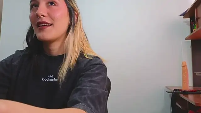 Sweetlolita online show from September 8, 2025, 7:57 pm