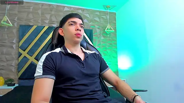 Eryonbradley online show from October 5, 2025, 4:53 pm