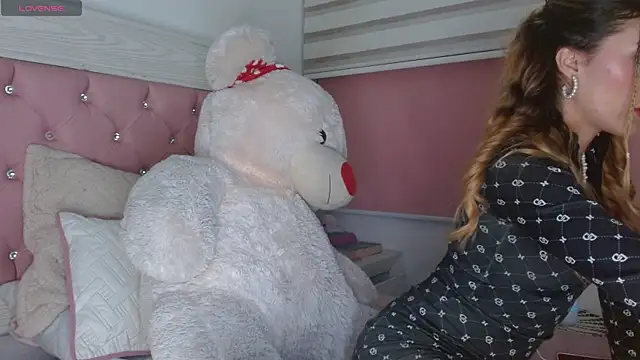 Ayleen m online show from September 12, 2025, 6:13 am