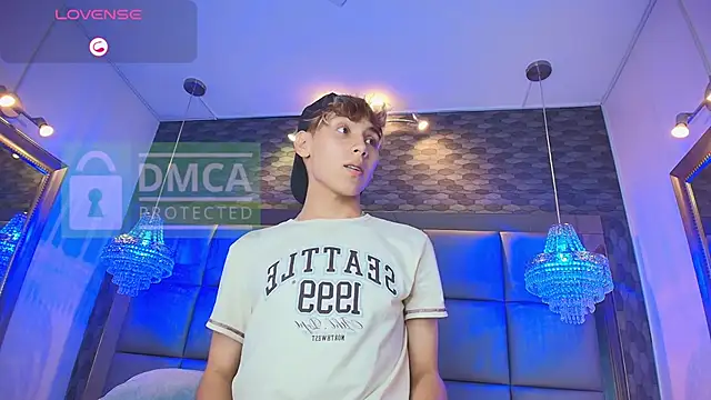 Snapshot of Twinkie_Hung chatting on September 11, 2025, 9:26 pm Twinkie Hung online show from September 11, 2025, 9:26 pm