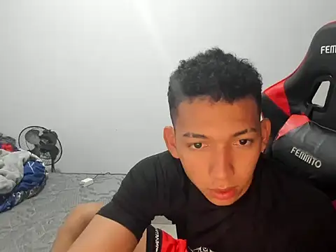 JuanchiT66 online show from November 26, 2025, 4:34 am