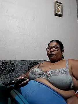 Snapshot of mileesha chatting on June 21, 2026, 6:57 pm mileesha online show from June 21, 2026, 6:57 pm