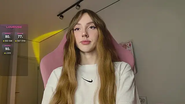 Lunainnk online show from October 11, 2025, 10:00 pm