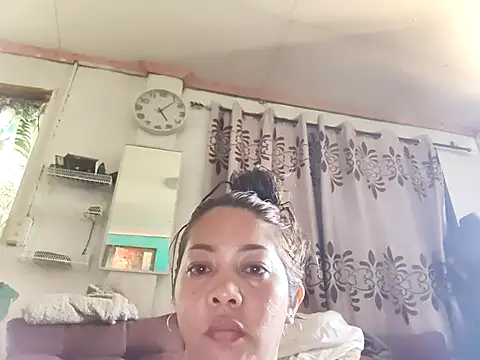 Snapshot of dimple_anne1 chatting on March 5, 2026, 1:13 am dimple anne1 online show from March 5, 2026, 1:13 am