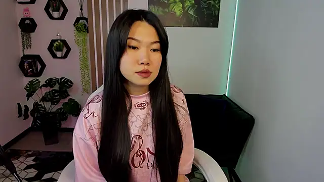 LunaPurrr online show from February 6, 2026, 12:06 am