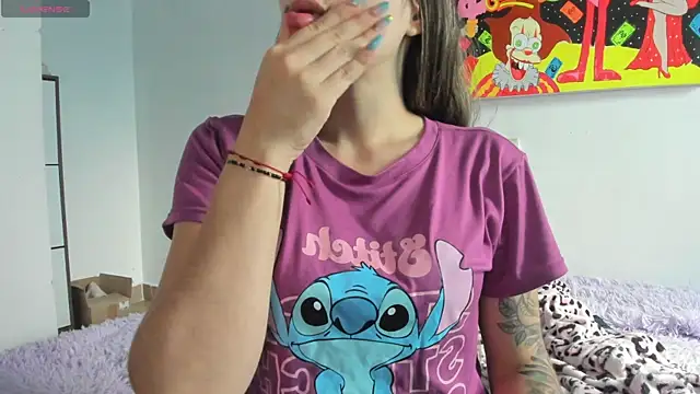 MiaVillalobos online show from December 19, 2025, 9:50 pm