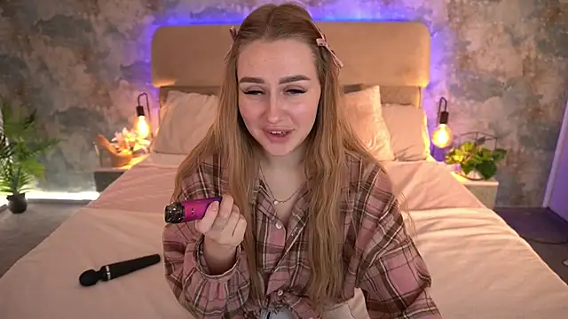 GabriellaJass online show from December 4, 2025, 9:03 pm