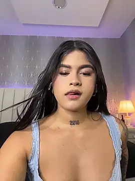 Snapshot of Mia-Medina chatting on July 29, 2026, 7:24 pm Mia-Medina online show from July 29, 2026, 7:24 pm