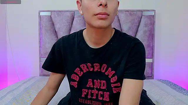 lana and liam  online show from September 21, 2025, 10:42 am