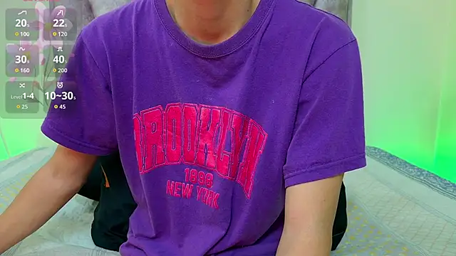 lana and liam  online show from October 1, 2025, 10:41 am