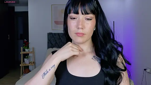 Eliih 01 online show from October 4, 2025, 2:13 am