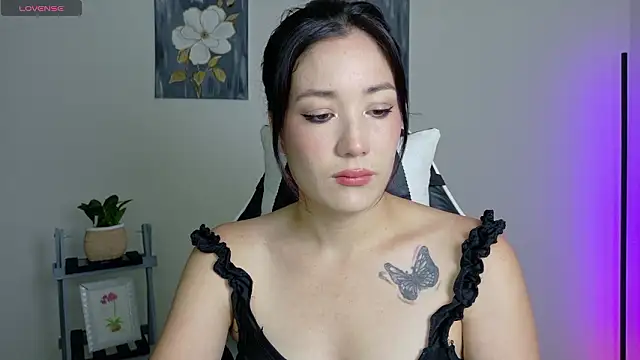 Eliih 01 online show from February 26, 2026, 5:02 pm