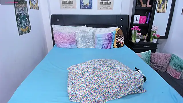 lilylunapotter online show from March 5, 2026, 12:57 pm