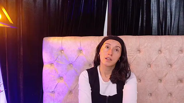 Ginevra esposito online show from July 8, 2026, 7:03 pm