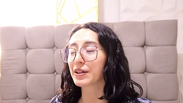Ginevra esposito online show from April 24, 2026, 12:51 pm