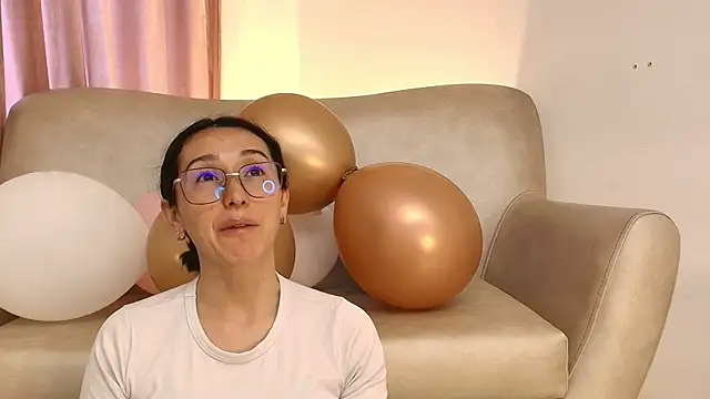 Ginevra esposito online show from April 30, 2026, 12:45 pm
