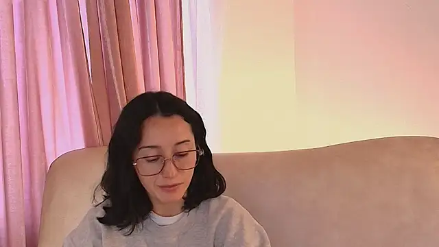 Ginevra esposito online show from May 15, 2026, 12:47 pm