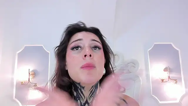 mystikdoll online show from September 22, 2025, 3:40 pm