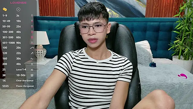 dilan 911 online show from November 20, 2025, 5:57 pm