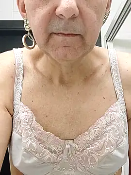 Emily de Carla online show from December 18, 2025, 7:35 am