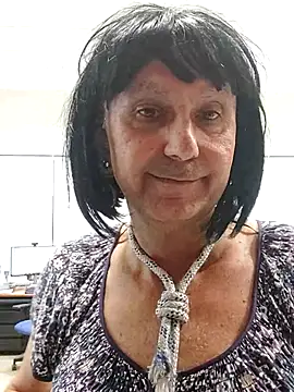 Emily de Carla online show from October 16, 2025, 3:20 pm