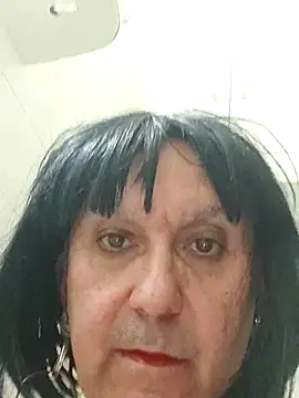 Emily de Carla online show from June 3, 2026, 2:33 pm