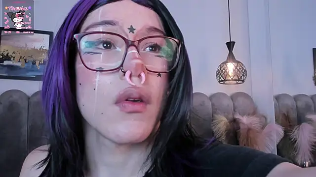 Dark nina  online show from November 10, 2025, 3:22 am