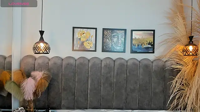 Dark nina  online show from October 29, 2025, 3:05 am