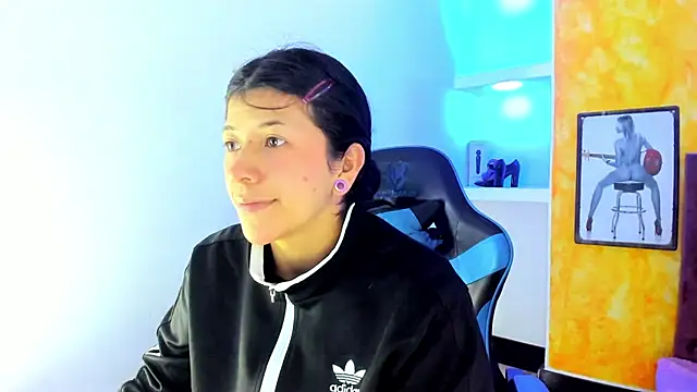 Raven Rouge  online show from October 9, 2025, 4:46 am