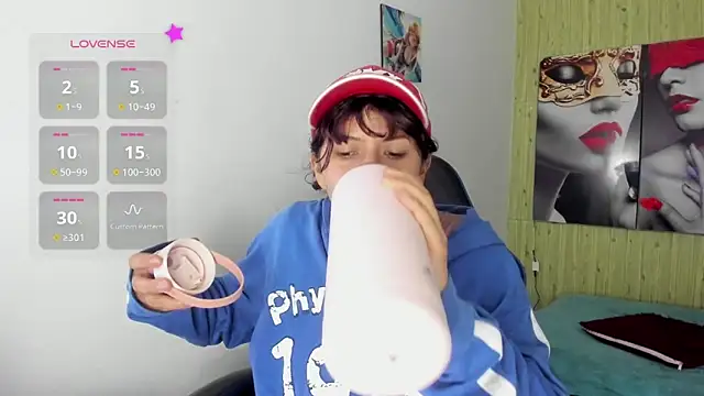 Raven Rouge  online show from March 4, 2026, 9:00 pm