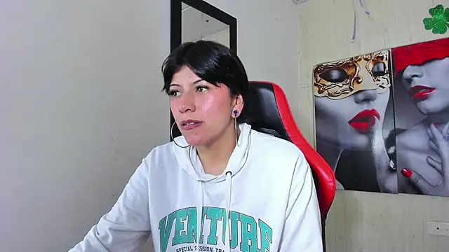 Raven Rouge  online show from September 20, 2025, 4:50 am