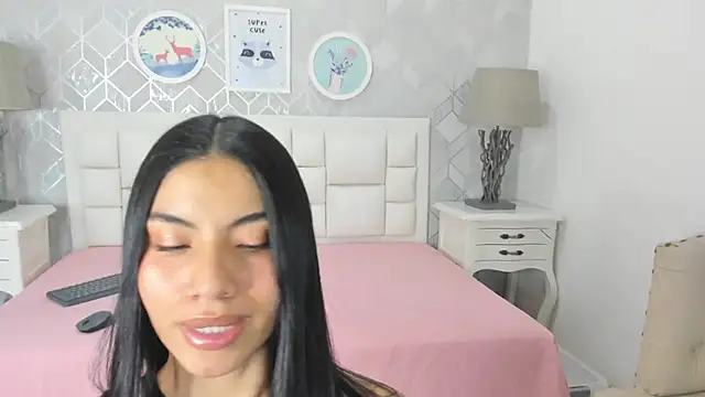 naia cox online show from May 3, 2026, 3:44 am