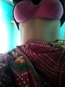 Hot-qwer online show from April 11, 2026, 2:41 am