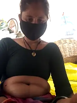 Hot-ilaiy online show from November 18, 2025, 7:55 am