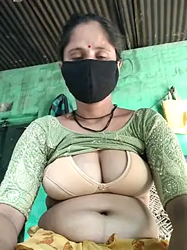 Hot-ilaiy online show from October 8, 2025, 3:41 am