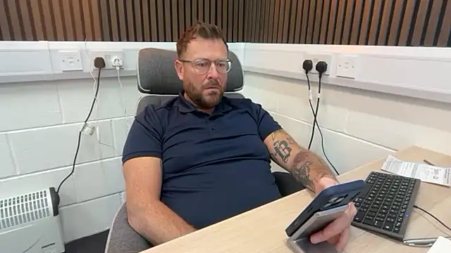 bilf1978 online show from March 4, 2026, 7:05 am