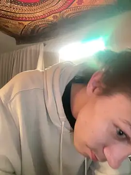 XanderOzzz online show from November 5, 2025, 7:00 am