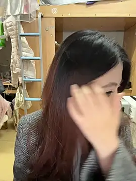 ououlovelove online show from March 18, 2026, 11:13 am