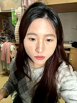 ououlovelove online show from November 19, 2025, 8:25 am