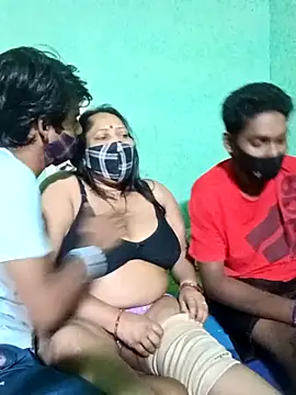 LoveOnStream online show from November 6, 2025, 6:34 pm