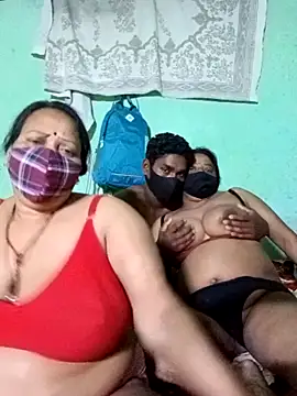 LoveOnStream online show from March 9, 2026, 7:39 pm