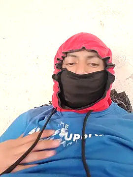 Feertorres  online show from February 3, 2026, 5:18 pm