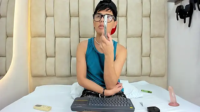 Felipe Cold online show from October 15, 2025, 2:21 am